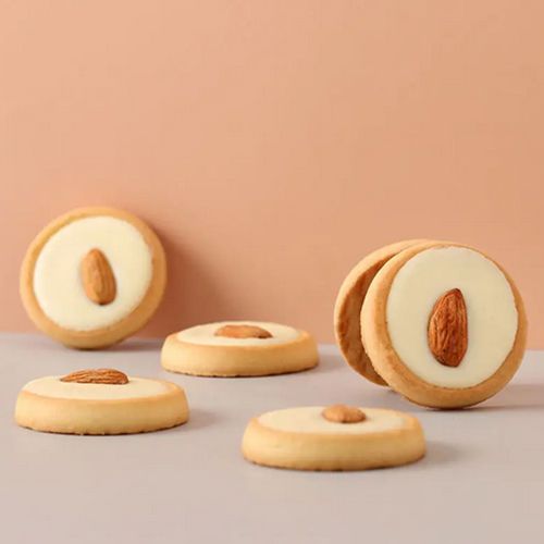 Sandwich cookie